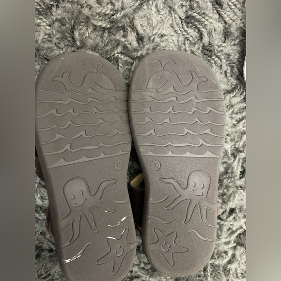 Bundle of 4 pair of Toddler Slides/Sandals - Picture 8 of 9